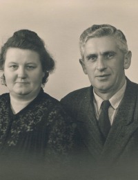 Ida og Ejnar Lydholm 1945.jpg